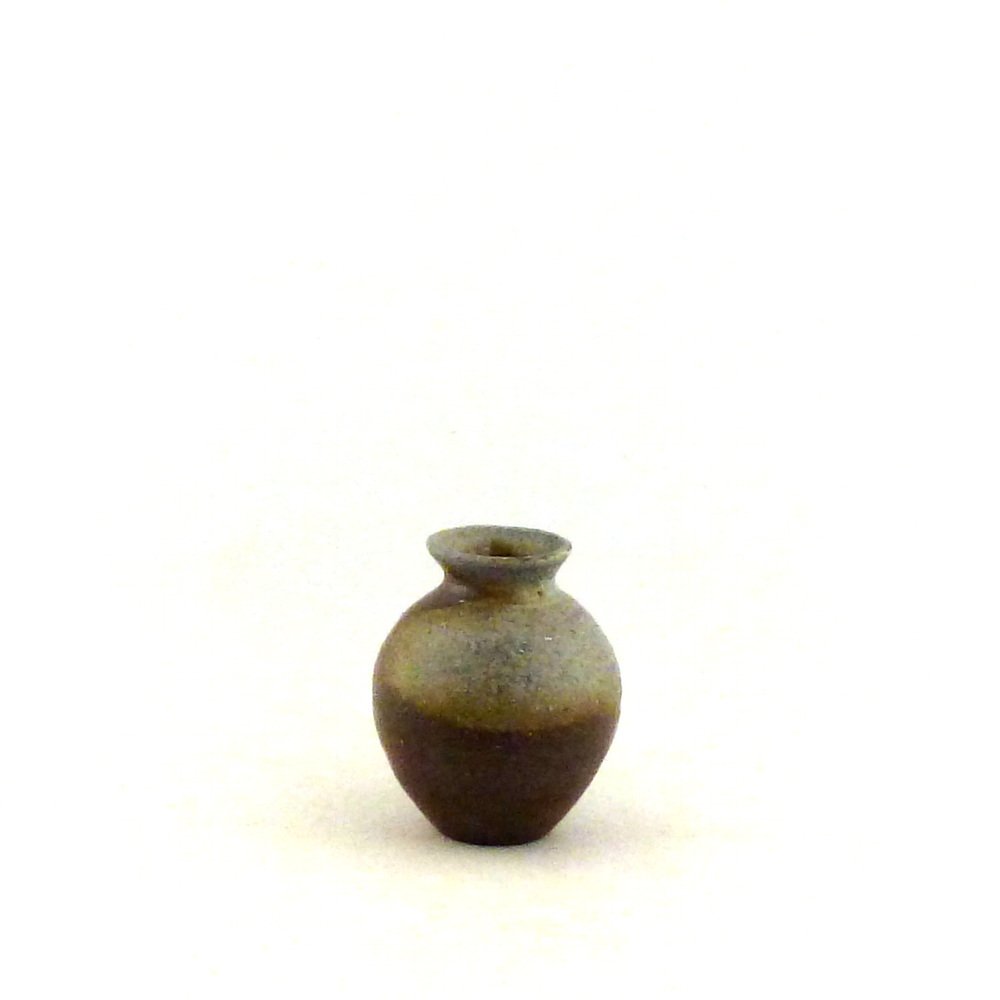 Bulbous bud vase H:10cm