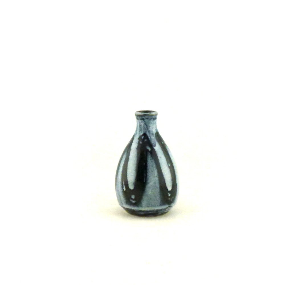 Narrow neck bud vase H:16cm