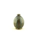 Bulbous fluted vase H:17cm